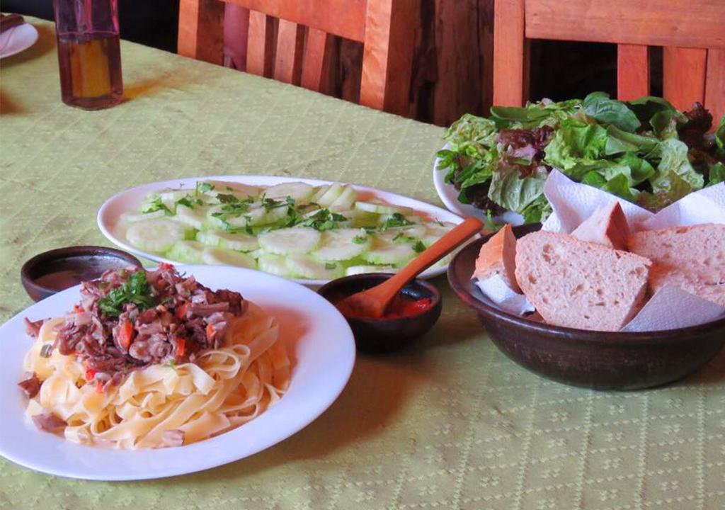 Hospedaje Y Agrocamping Relmucura Melipeuco Exteriör bild